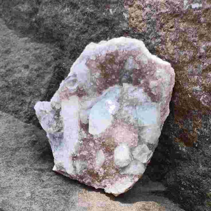 Green apophyllite with stilbite and chalcedony